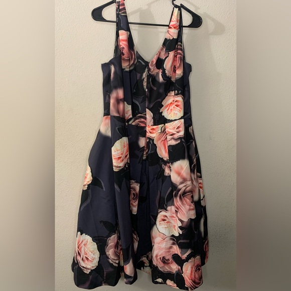 NWT City Chic Floral Dress Size 20W - Picture 6 of 10